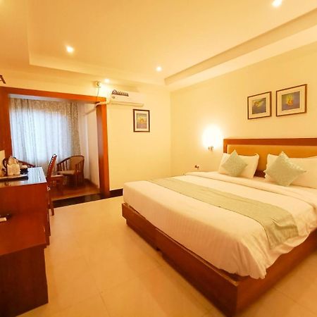 Hill Palace Hotel & Spa Kochi Exterior foto