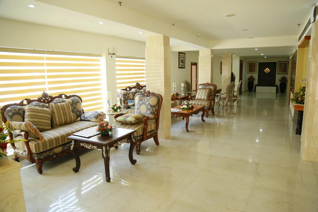 Hill Palace Hotel & Spa Kochi Exterior foto