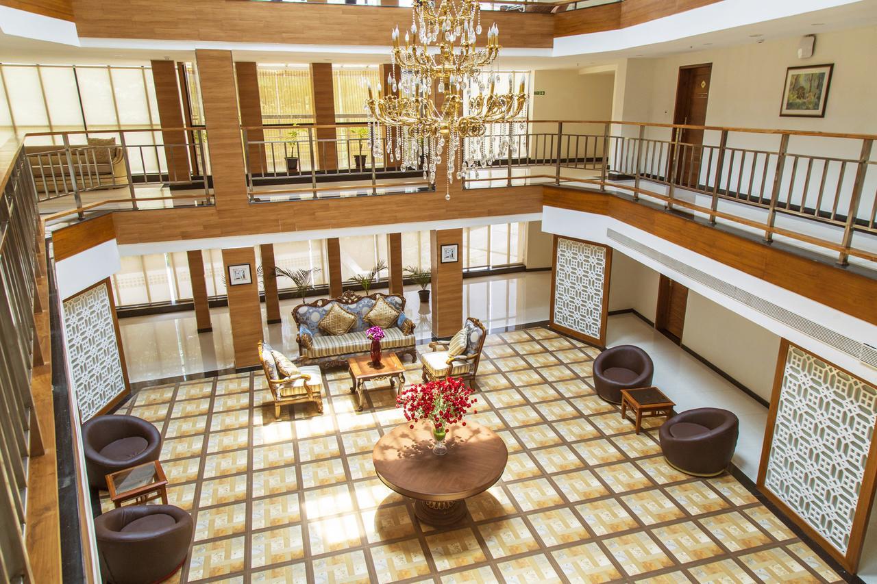 Hill Palace Hotel & Spa Kochi Exterior foto